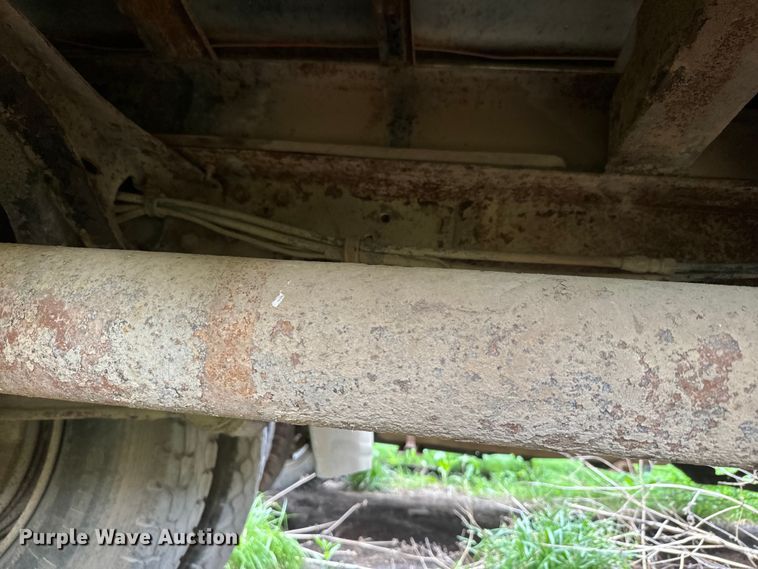 image for item EJ2716 1979 GMC grain truck