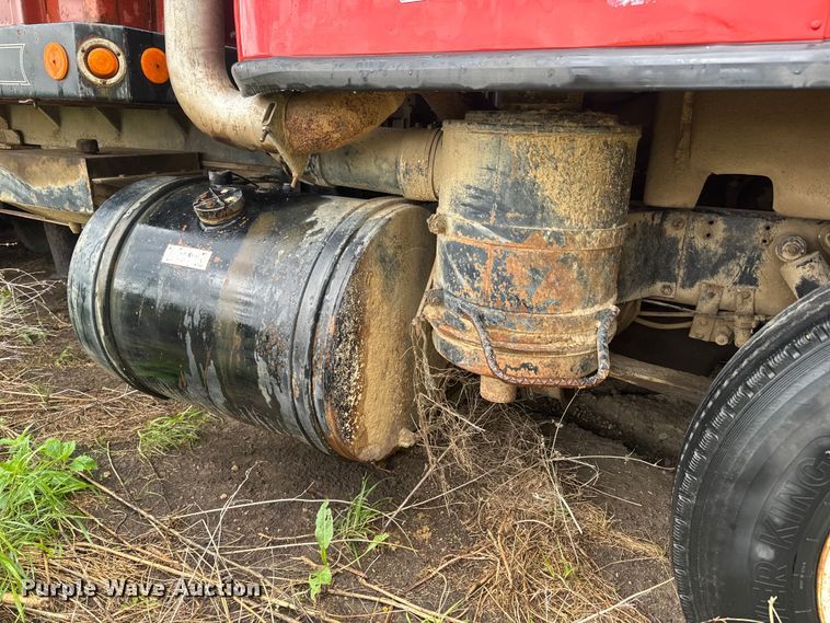 image for item EJ2716 1979 GMC grain truck