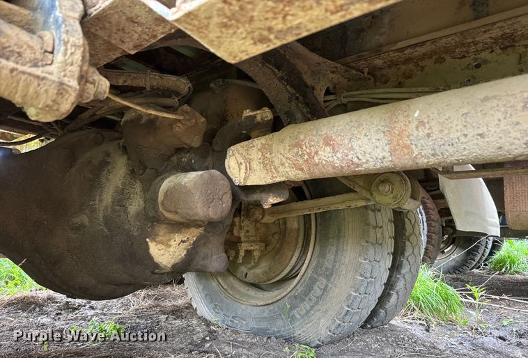 image for item EJ2716 1979 GMC grain truck