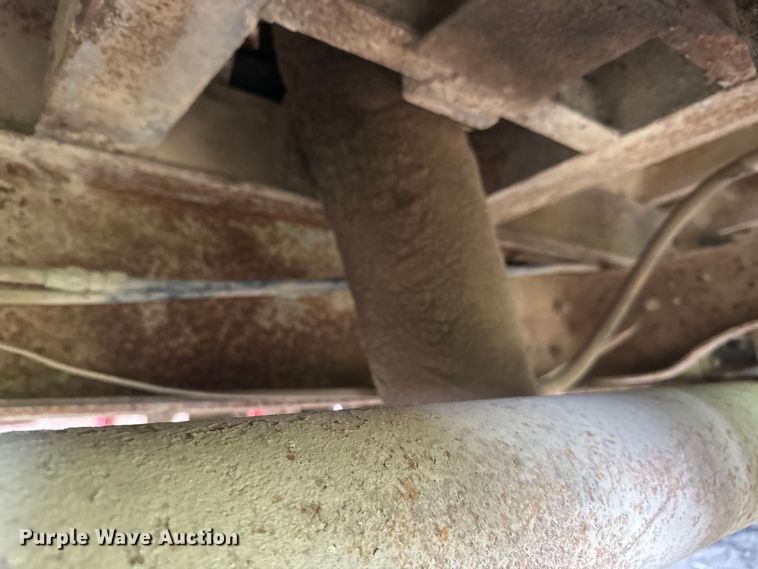 image for item EJ2716 1979 GMC grain truck