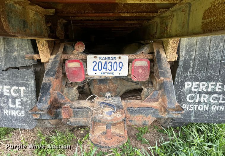 image for item EJ2716 1979 GMC grain truck
