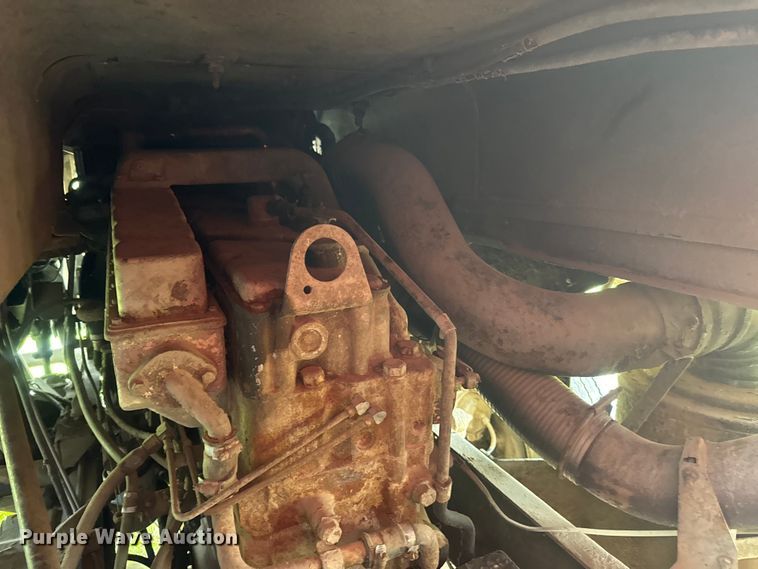 image for item EJ2716 1979 GMC grain truck