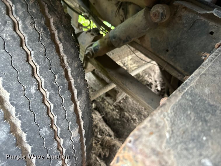 image for item EJ2716 1979 GMC grain truck