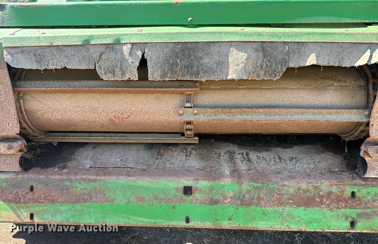 image for item EJ2770 1981 John Deere 7720 combine