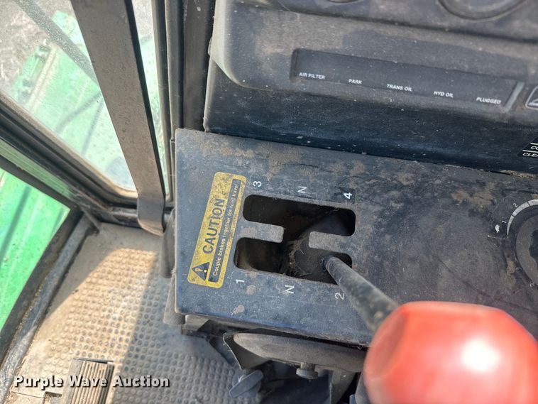 image for item EJ2770 1981 John Deere 7720 combine