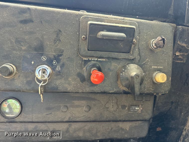 image for item EJ2770 1981 John Deere 7720 combine