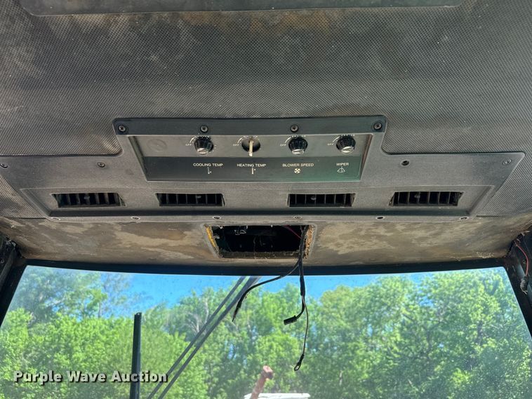 image for item EJ2770 1981 John Deere 7720 combine