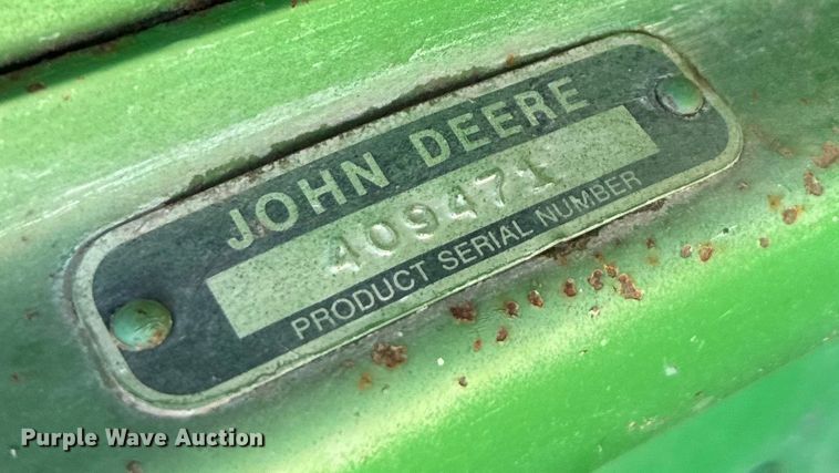 image for item EJ2770 1981 John Deere 7720 combine