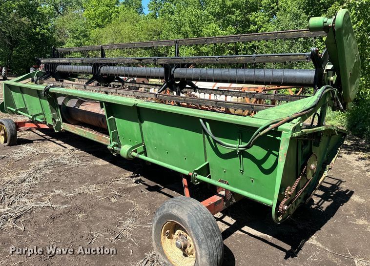 image for item EJ2770 1981 John Deere 7720 combine
