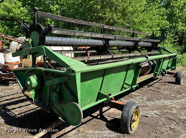 image for item EJ2770 1981 John Deere 7720 combine