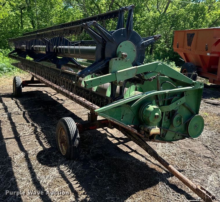 image for item EJ2770 1981 John Deere 7720 combine