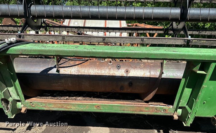 image for item EJ2770 1981 John Deere 7720 combine
