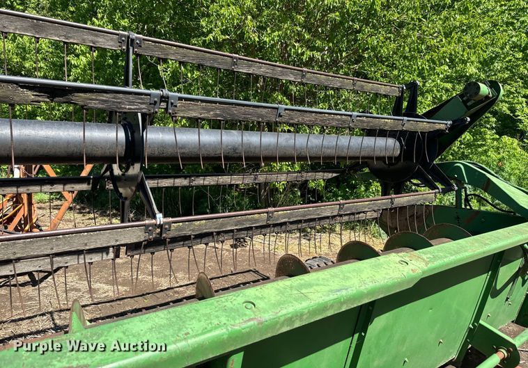 image for item EJ2770 1981 John Deere 7720 combine