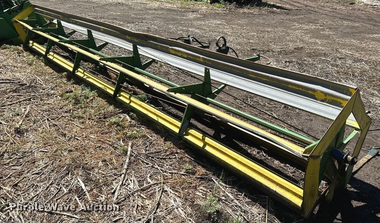 image for item EJ2770 1981 John Deere 7720 combine