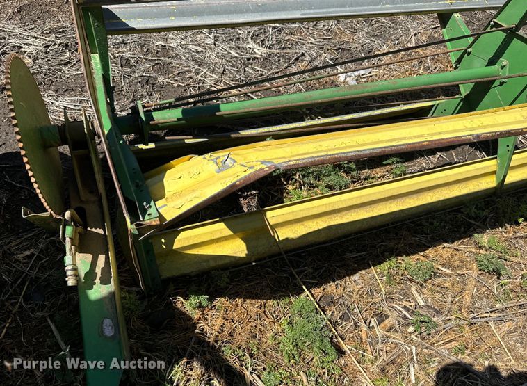 image for item EJ2770 1981 John Deere 7720 combine