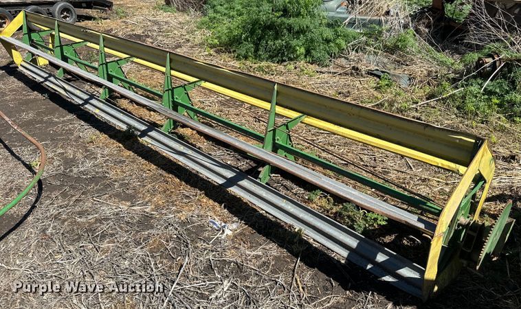 image for item EJ2770 1981 John Deere 7720 combine