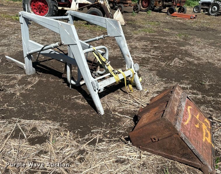 image for item EJ2771 Ford loader