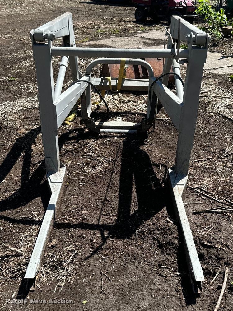 image for item EJ2771 Ford loader