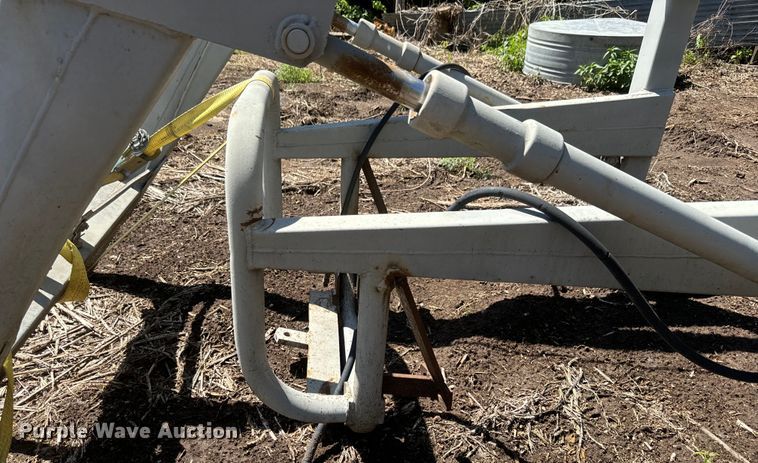 image for item EJ2771 Ford loader