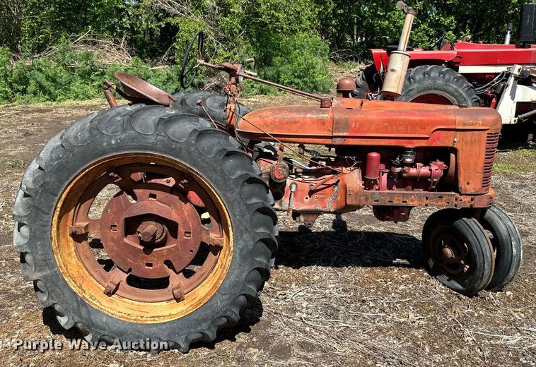 image for item EJ2772 International Harvester Farmall H tractor