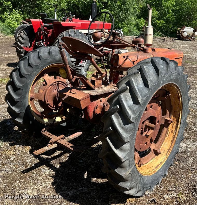 image for item EJ2772 International Harvester Farmall H tractor