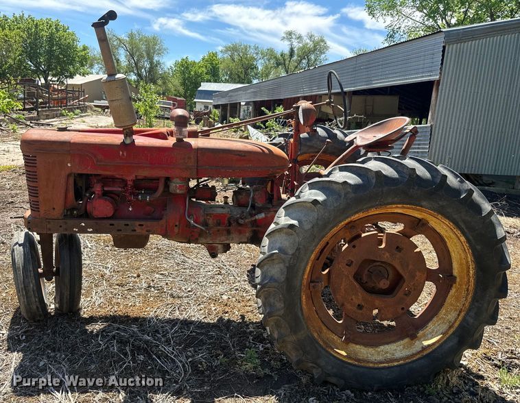 image for item EJ2772 International Harvester Farmall H tractor
