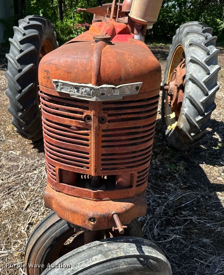 image for item EJ2772 International Harvester Farmall H tractor