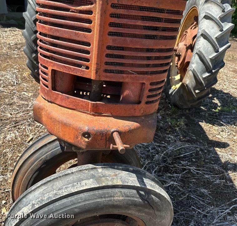 image for item EJ2772 International Harvester Farmall H tractor