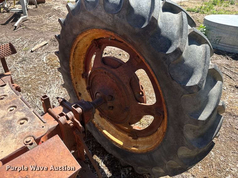 image for item EJ2772 International Harvester Farmall H tractor