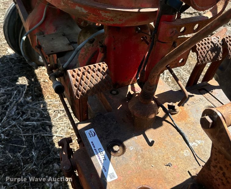 image for item EJ2772 International Harvester Farmall H tractor