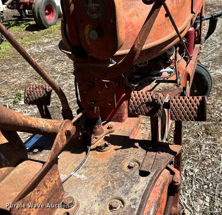 image for item EJ2772 International Harvester Farmall H tractor