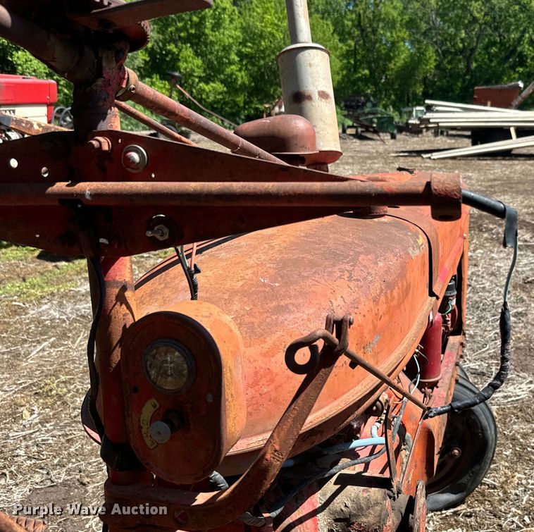 image for item EJ2772 International Harvester Farmall H tractor