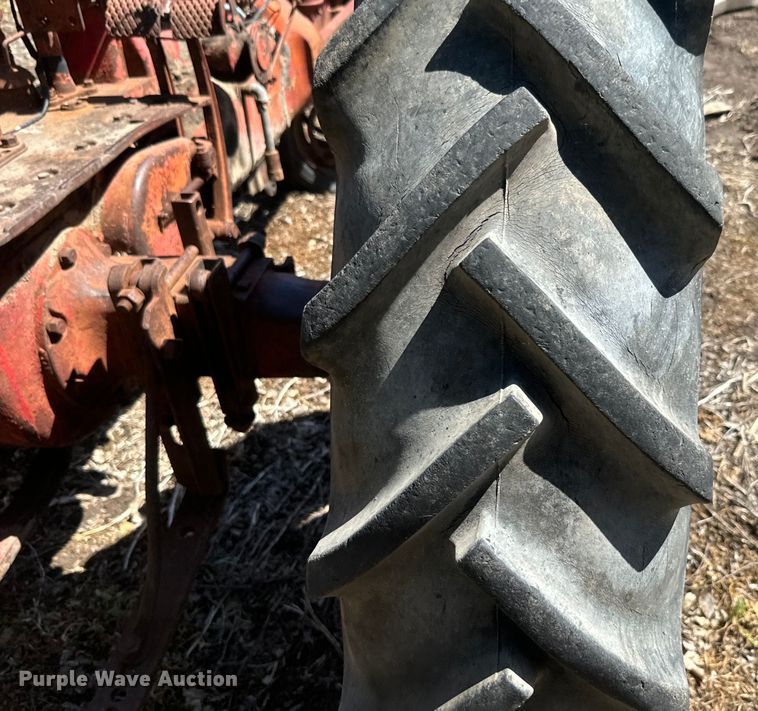 image for item EJ2772 International Harvester Farmall H tractor