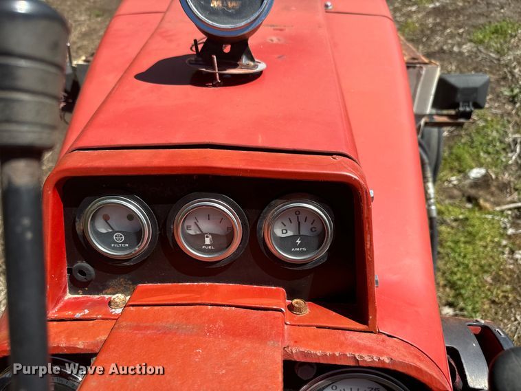 image for item EJ2773 1974 International Harvester Farmall 966 tractor