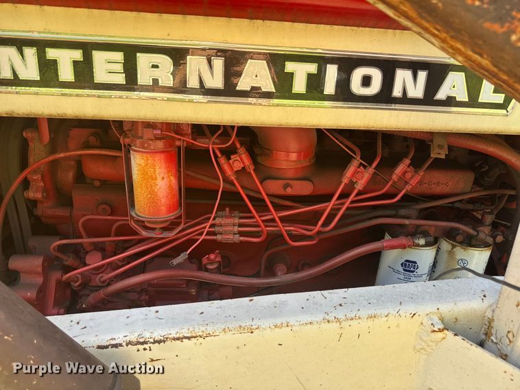 image for item EJ2773 1974 International Harvester Farmall 966 tractor