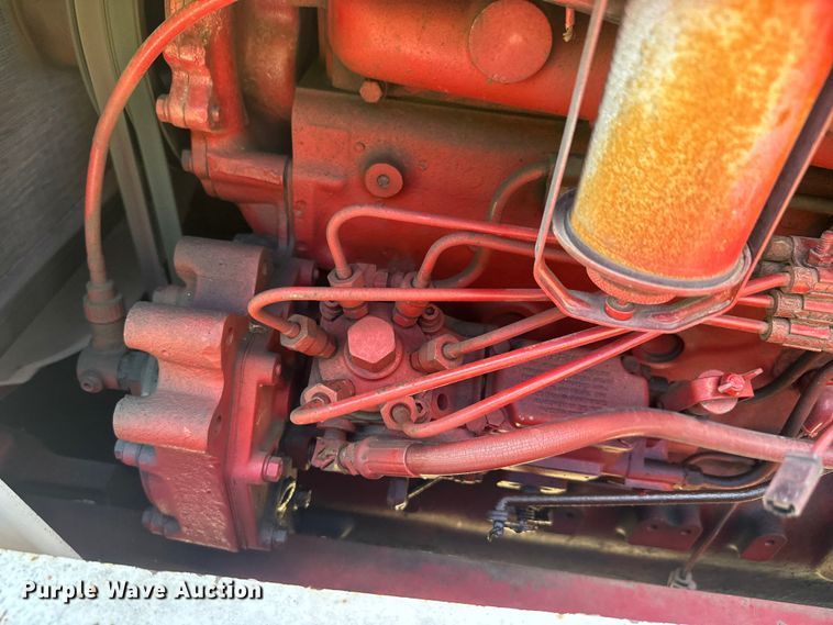 image for item EJ2773 1974 International Harvester Farmall 966 tractor