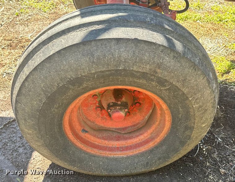 image for item EJ2773 1974 International Harvester Farmall 966 tractor