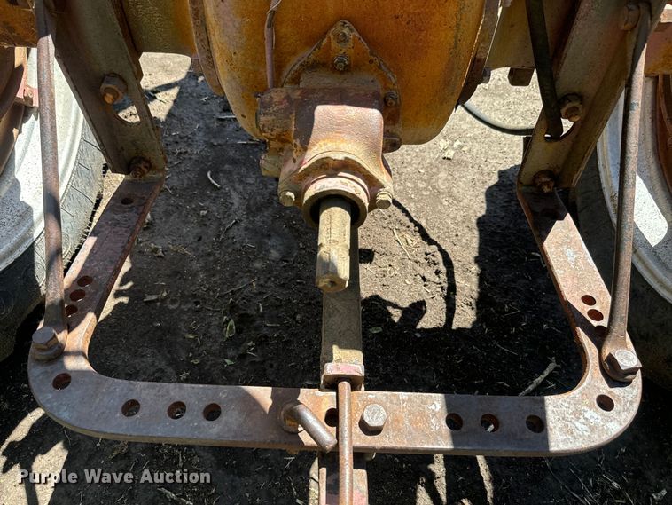 image for item EJ2774 1948 International Harvester Farmall H tractor