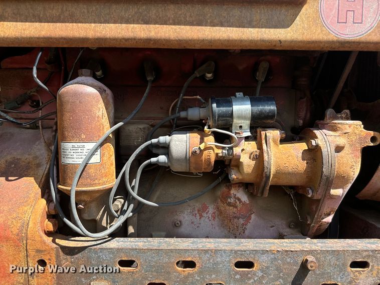 image for item EJ2774 1948 International Harvester Farmall H tractor