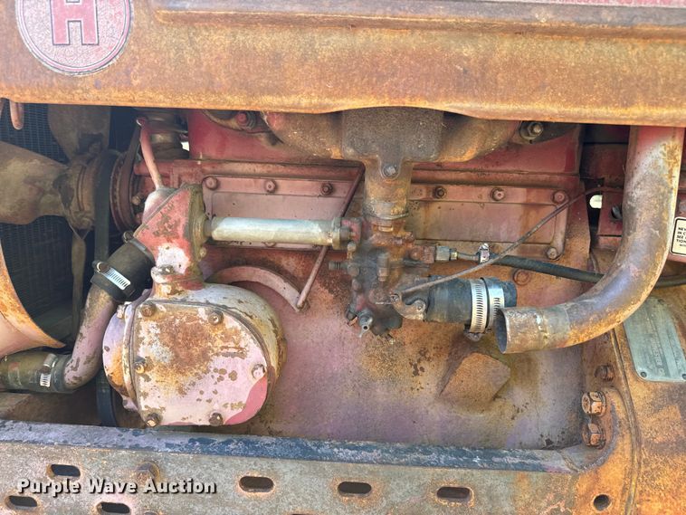 image for item EJ2774 1948 International Harvester Farmall H tractor