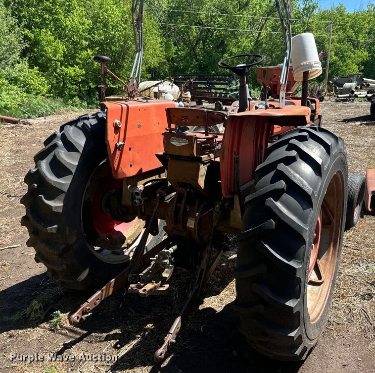 image for item EJ2775 1966 Massey Ferguson MF180 tractor
