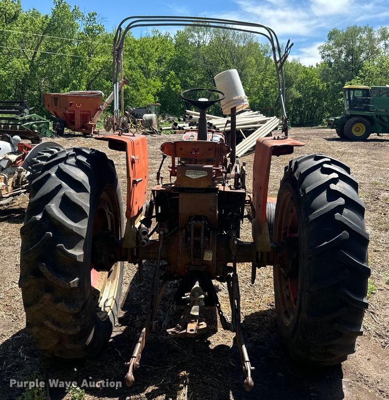 image for item EJ2775 1966 Massey Ferguson MF180 tractor