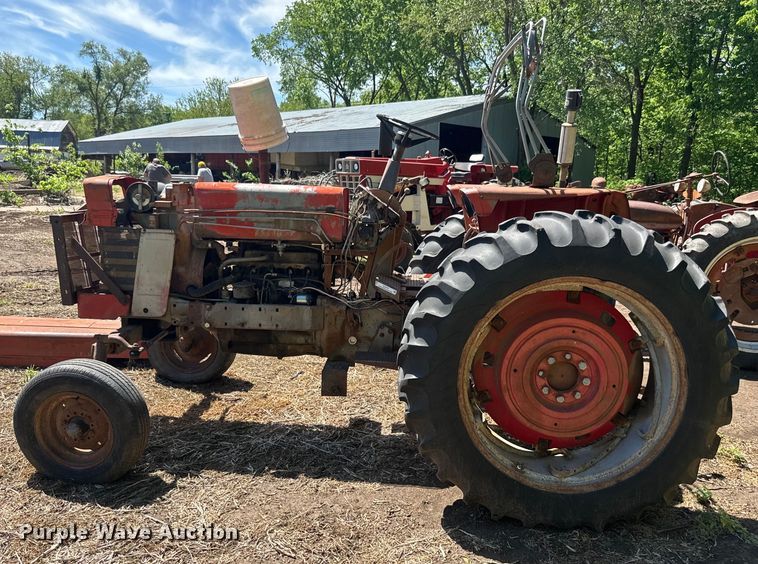 image for item EJ2775 1966 Massey Ferguson MF180 tractor