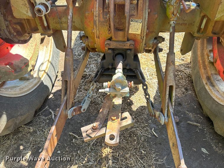 image for item EJ2775 1966 Massey Ferguson MF180 tractor