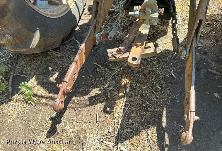 image for item EJ2775 1966 Massey Ferguson MF180 tractor