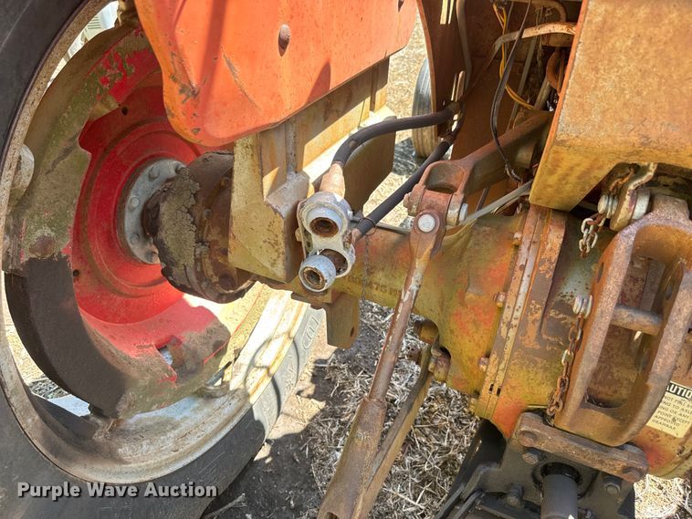 image for item EJ2775 1966 Massey Ferguson MF180 tractor