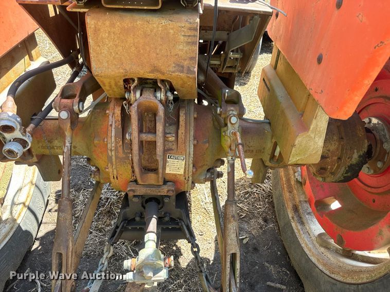 image for item EJ2775 1966 Massey Ferguson MF180 tractor