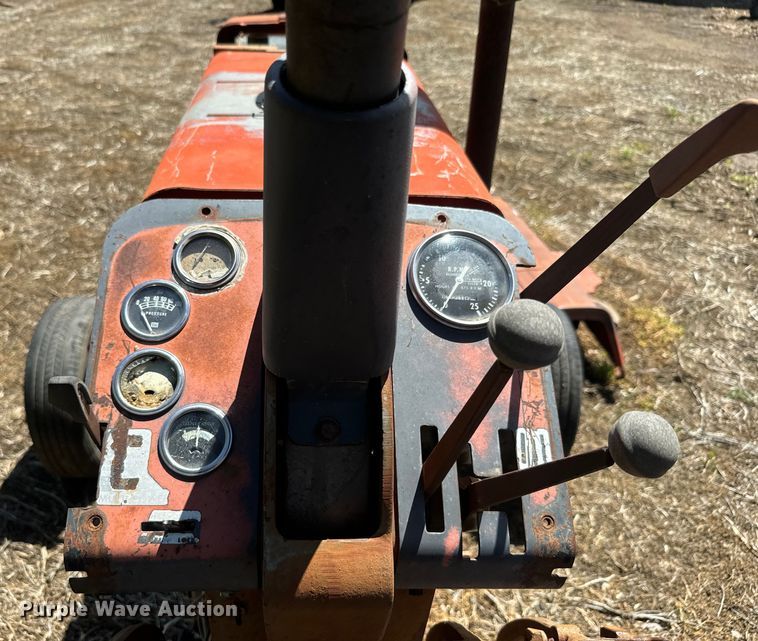 image for item EJ2775 1966 Massey Ferguson MF180 tractor