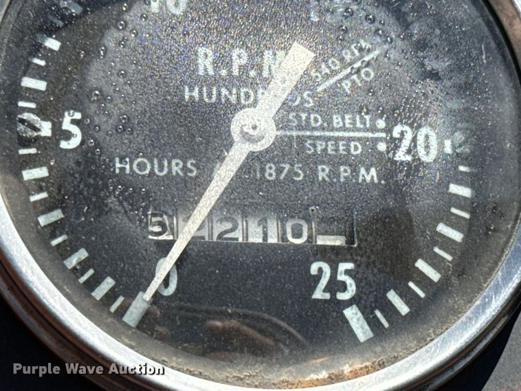 image for item EJ2775 1966 Massey Ferguson MF180 tractor