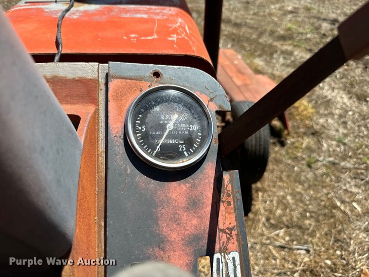 image for item EJ2775 1966 Massey Ferguson MF180 tractor